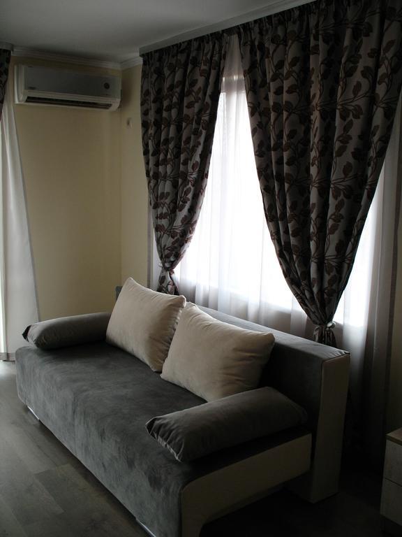 Appartement Leon Rent Studio 8 à Veliko Tarnovo Extérieur photo